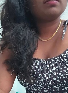 Anu - escort in Chennai Photo 1 of 4