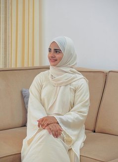 Anu - escort in Kochi Photo 1 of 2