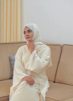 Anu - escort in Kochi Photo 2 of 2