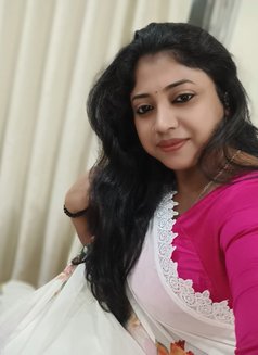 Anu - escort in Kolkata Photo 13 of 17