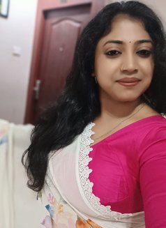 Anu - escort in Kolkata Photo 14 of 17