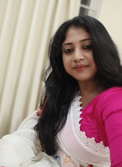 Anu - escort in Kolkata Photo 15 of 17