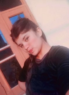 Anu - escort in New Delhi Photo 1 of 2