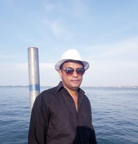 Anu - Intérprete masculino de adultos in Pune