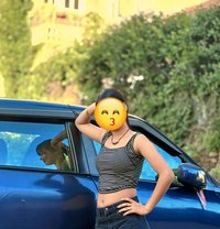 Kareena sanu - puta in Kathmandu