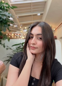 Anu Sharma - puta in Sharjah Photo 1 of 8