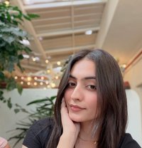 Anu Sharma - puta in Sharjah