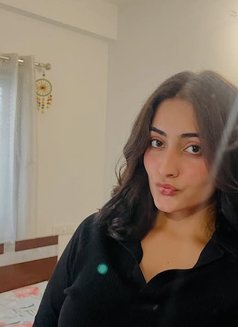Anu Sharma - puta in Sharjah Photo 2 of 8