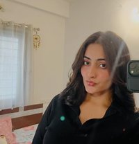 Anu Sharma - puta in Sharjah