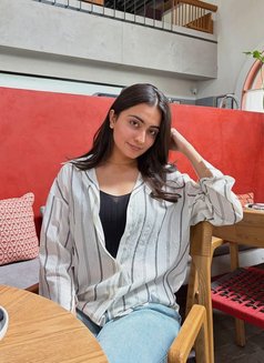Anu Sharma - puta in Sharjah Photo 6 of 8