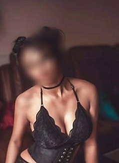 Anu South Indian Actress First Time in D - escort in Dubai Photo 1 of 2