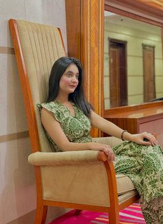 Anu Young Indian - puta in Dubai Photo 7 of 10