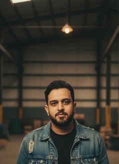 Anubhav, you fun companion, no stress - Male escort in New Delhi Photo 2 of 3