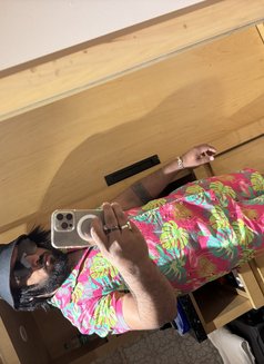 Anubhav, you fun companion, no stress - Male escort in New Delhi Photo 3 of 3