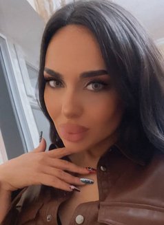 Anuella - puta in Yerevan Photo 1 of 8