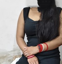 Anuj Priya - puta in Noida