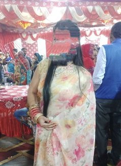 Anuj Priya - puta in Noida Photo 4 of 4
