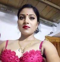 Anupama - puta in Hyderabad