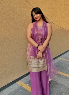 Anupama - puta in Surat Photo 2 of 2