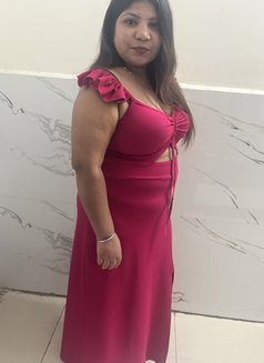 Khushi available right now - escort in Mumbai Photo 1 of 4