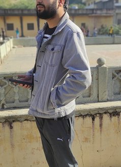 Anurag - masseur in Gurgaon Photo 1 of 2