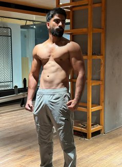 Anurag Kunwar - Acompañantes masculino in New Delhi Photo 2 of 3