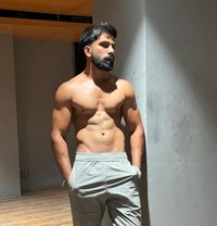 Anurag Kunwar - Acompañantes masculino in New Delhi