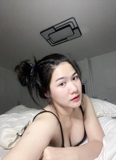 Anurak - puta in Noida Photo 1 of 5