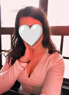 Anusha - escort in Thiruvananthapuram Photo 1 of 3