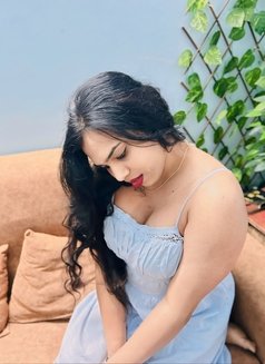 Anusha - Transsexual escort in Hyderabad Photo 11 of 12