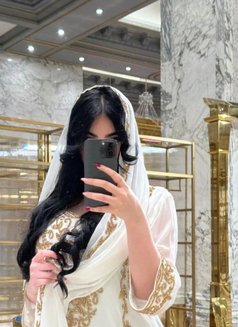 Anusha Malayali Indian Cute Young Girl - puta in Al Manama Photo 1 of 3