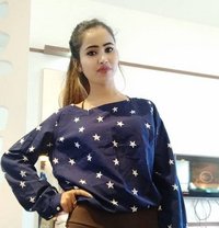 Anushi - puta in Mumbai