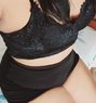 Anushi - escort in Colombo Photo 3 of 7