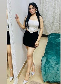 Anushka Best Vip Escorts Service - puta in Noida Photo 2 of 3