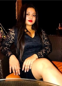 Anushka Call Girl and Escort Service - Agencia de putas in Surat Photo 2 of 4