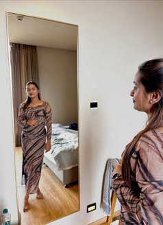 Anushka Call Girl Service - escort in Mumbai Photo 2 of 5