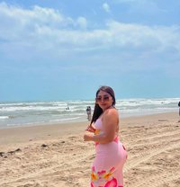 Anushka - puta in Candolim, Goa