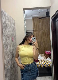 Anushka - escort in Gurgaon Photo 2 of 3