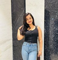 Anushka - puta in Indore