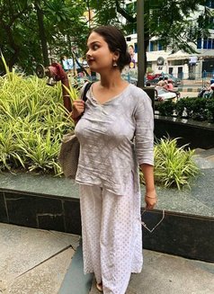 Anushka - escort in Mumbai Photo 3 of 3