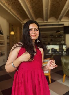 Anushka - escort in Mumbai Photo 2 of 4