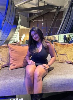 Anushka Escorts Service and Cell Girls S - puta in Vapi Photo 2 of 2