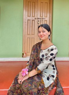 Anushka GFE - puta in Dubai Photo 6 of 9