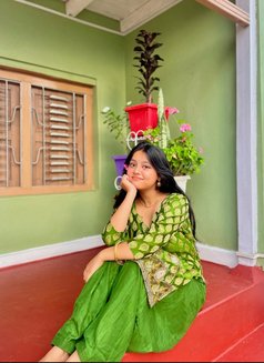 Anushka GFE - puta in Dubai Photo 8 of 9