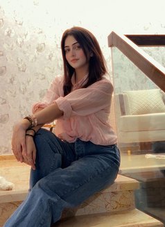 Anushka - escort in Abu Dhabi Photo 3 of 5