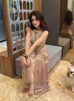 Anushka - escort in Abu Dhabi Photo 4 of 5