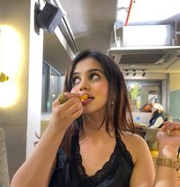 Anushka - puta in Ahmedabad