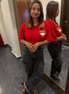 Priyanka Escorts service and call girls - puta in Ahmedabad Photo 2 of 4