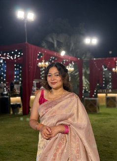 Anushka - escort in Ahmedabad Photo 4 of 4