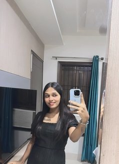 Anushka - escort in Ahmedabad Photo 5 of 8